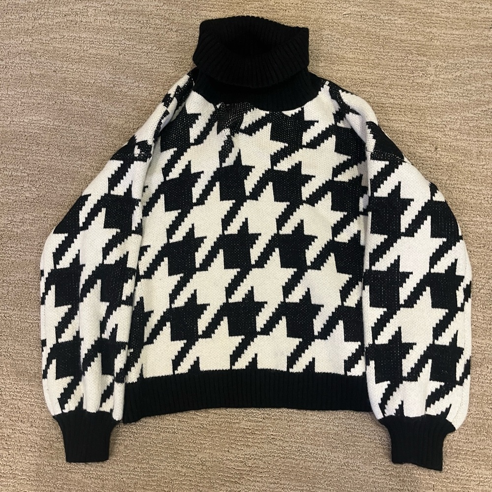 Adika patterned turtleneck